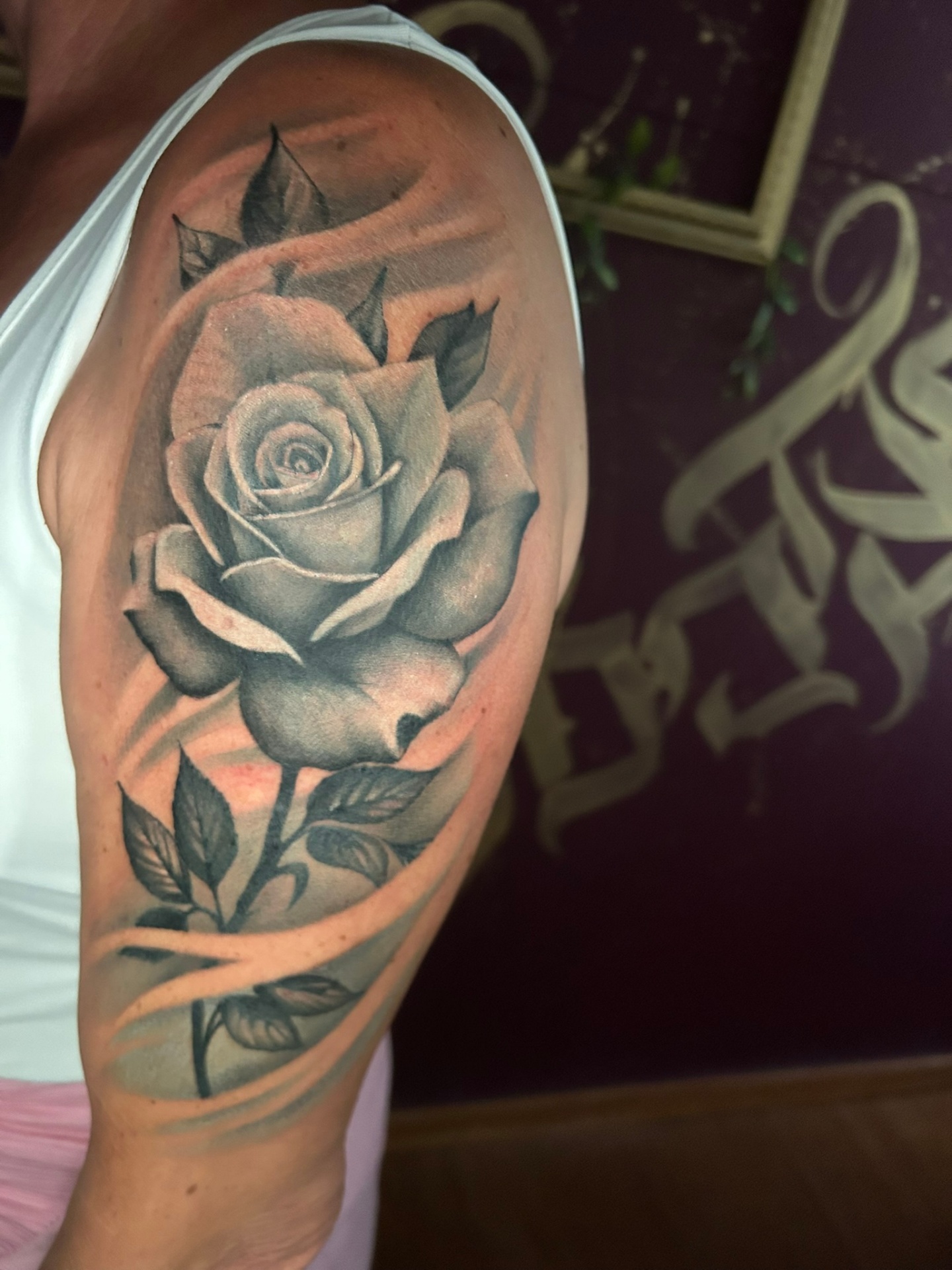 Rose Shoulder